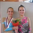 Kate�ina Chlebe�kov� (kadetky mlad��, 2. m�sto) a Kl�ra Tilcerov� (dorostenky, 4. m�sto) m�ly po z�vod� d�vod k �sm�v�m, Roztan�en� n��in�, Milevsko 15. 10.